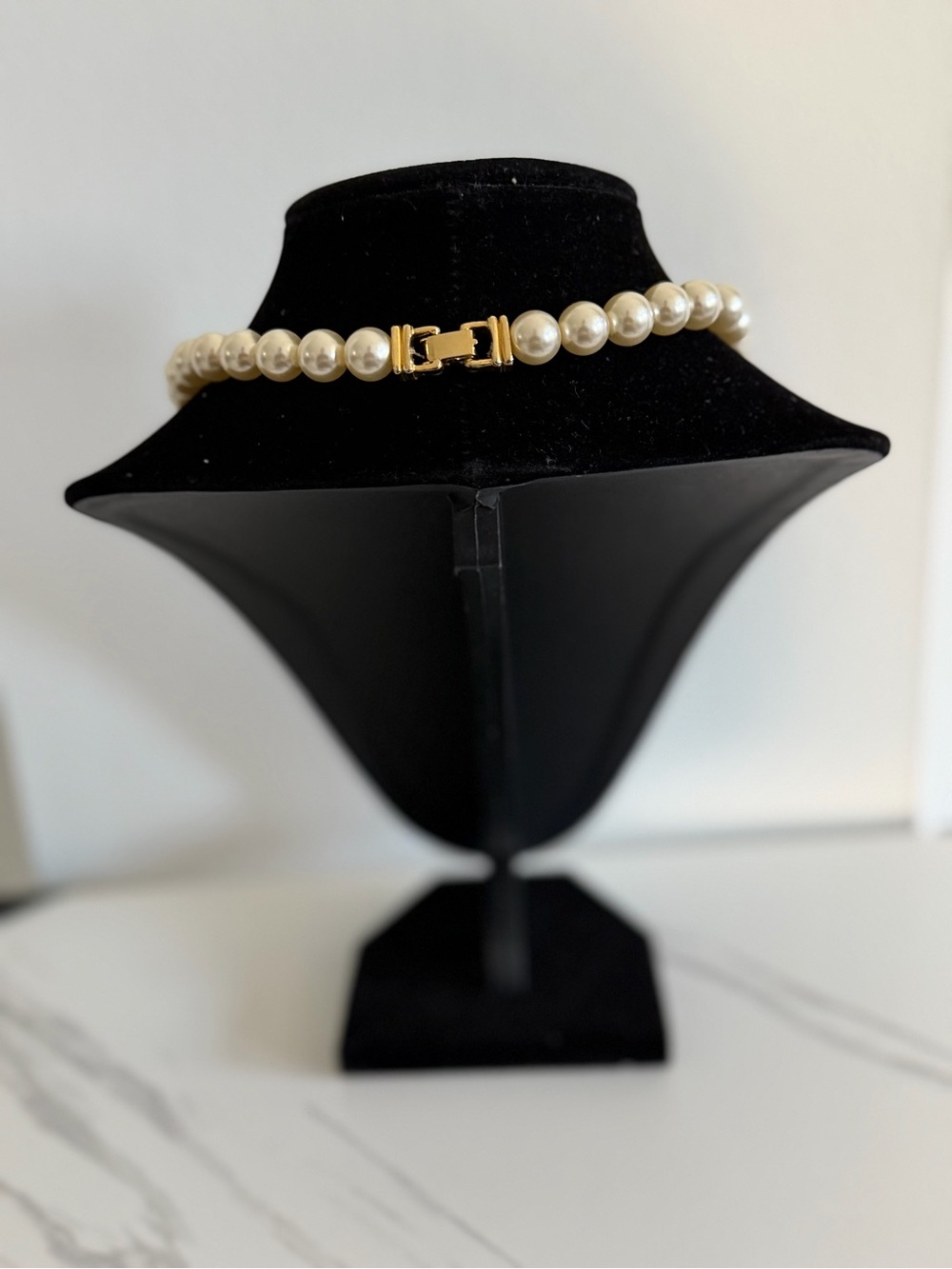 Pearl Necklace with Rhinestone Loop - Picture 8 of 9